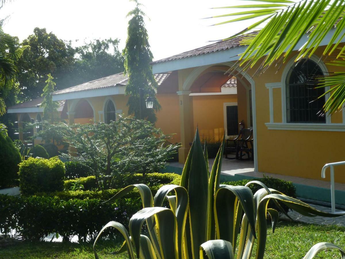 Apart Hotel Acuarious De Luis Эстели Экстерьер фото